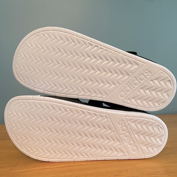 Adidas Adilette Sandals (Women’s Size 7) - Picture 5 of 8
